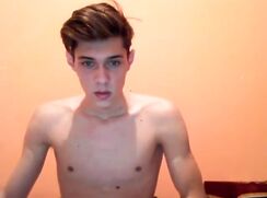 cute fit guy wanking for his gfriend