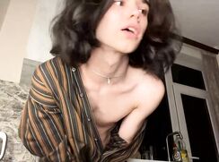 Sexy Boy Showing Off MKJN