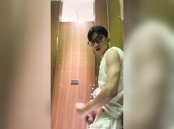 imyour seven en el baño se la jala