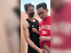 tercera de omyour seven en el baño