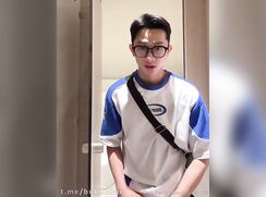 cuarta vez de coreano en el baño sex