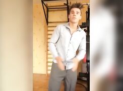 Muscled Amateur Man's Striptease Wow