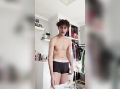 OF Chris Cahill Pre-Cums and Eats His Cum