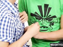 Chris Hollander (Libor Bores) 13