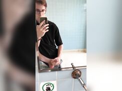 [Archive of GBT][0298] In the public restroom