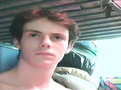 Str8 boy cums on cam