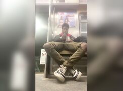 DUDE ON DA TRAIN BEATING HIS BIG DICK