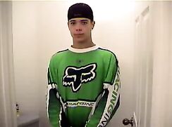 Billy wanks on toilet