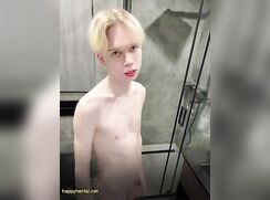 Young Puppy Shows Off MNJh