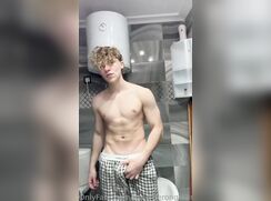 Curly Blon and His Big Meat