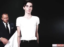 ♥ L’ancien Mabry apprend l’obéissance ♥