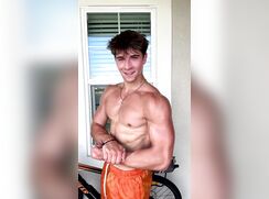 Sexy muscle dude Carson