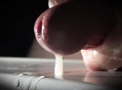 Closeup slomo cum
