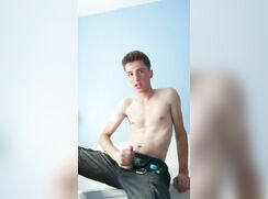 [ABX][5][667] - Young have fun on bathroom