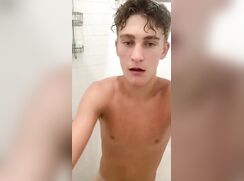 Lad Snaps his shower cum