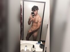 Muscle boy short vid mirror selfie