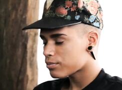 NICE BLACK BOY SHOW HIS COCK, HIS ASS ANS CUMS