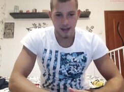 TWINK GAY PORN STUDENT WHO LIKES SHOWING OFF ON CAM