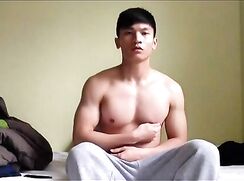 hot asian hunk jerking off on cam