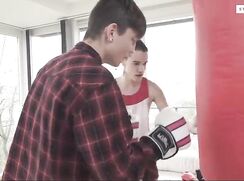BOXING BOYS PORN VITALI KUTCHER & VALENTINE FIGHT