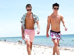 Meet a boy in the beach bareback