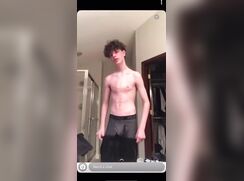 Dude shows off big dick