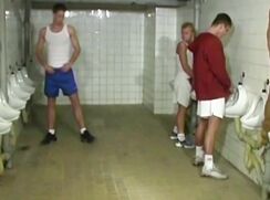 Joe Satin gives it to his teammate ❤️ Andrew Noga in the toilet