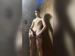 Short vid: shaved hung uncut Latino