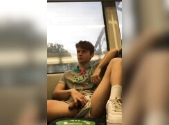 [Archive of GBT][0700] Loves to ride the train