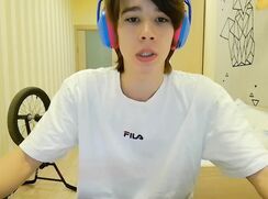 DIMITRI19 - RUSSIAN TEEN JERKS OFF ON CAM