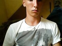 BOY IN CAM SHOWS HIS BEAUTIES TWINK SOLO PORN