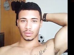 BLACK BOY SHOWS UP IN CAM AND MASTURBATES PORN GUY