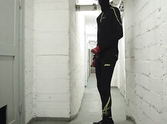 [ABX][5][848] - Asics wank in basement