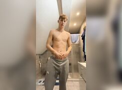 Amateur Video Bathroom Strip Boys Porn