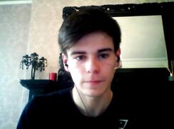 [ABX][VIP] British guy wanking till he shoots