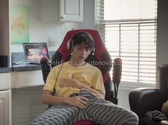 Donovan takes a jerking break