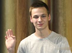 NICE BOY SHOWS OFF, MASTURBATES AND CUMS CAM PORN