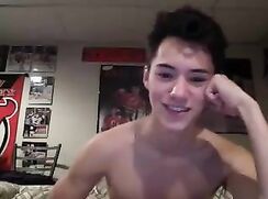 BOY STIMULATES HIS ASS WITH A BIG DILDO TWINK PORN