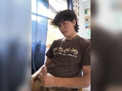 Chris shows off his cawk