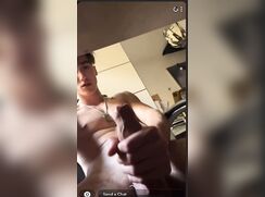 Fit lad snapchats his wank