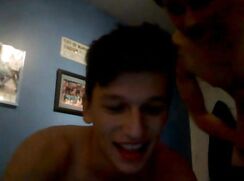 ressemble, garçon, montre-moi  lùmm