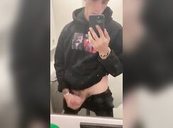 Baited straight british tradie wanks,cums on the train home from work