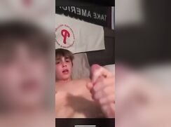 Great cock lad wanks on bed