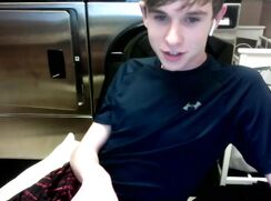 18 ans, se branle sur une webc