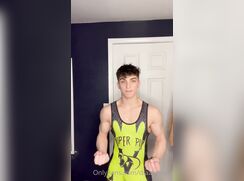 Tristan Flex and Wank