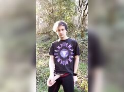 Outdoors hottie HUNG BOYS PORN OUTDOORS