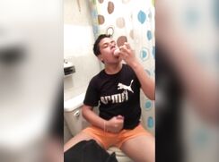 [TIME TO SELFIE][012] Teen & twink to selfie - Bathroom