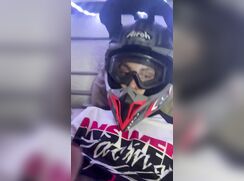 Wichsen in MX Gear cum splash