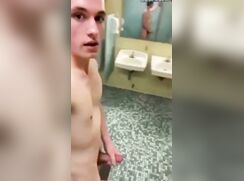 LOVE an exhibitionist!