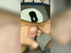 jerking off feet showing cam boys porn